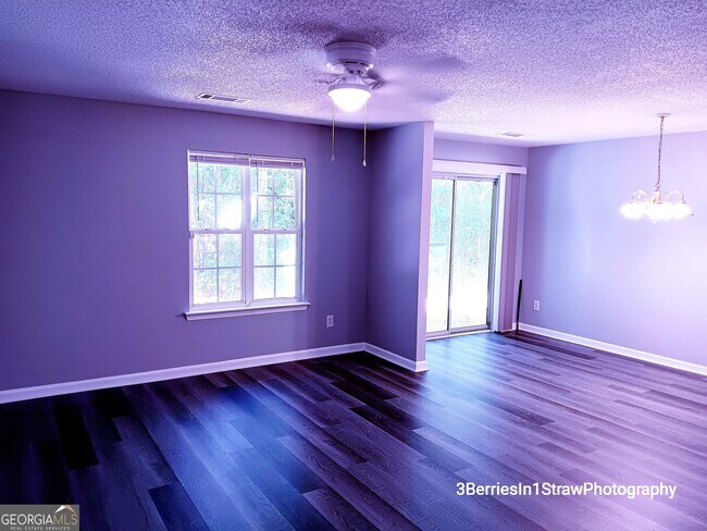 Foto del edificio - 6209 Hickory Ln Cir