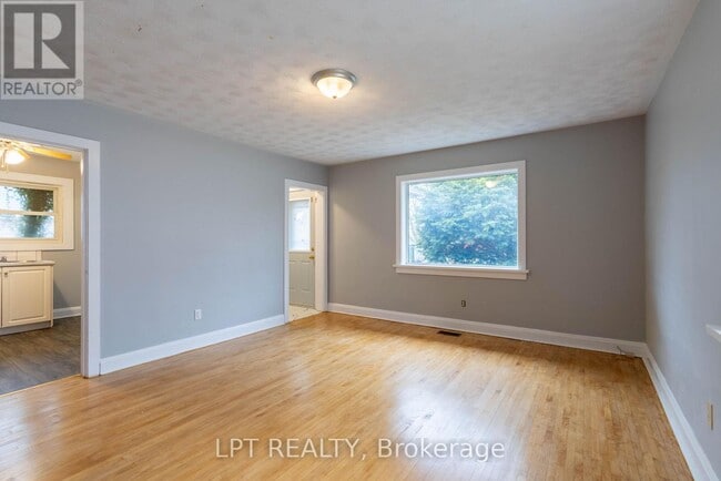 Building Photo - 342 Linwood Ave