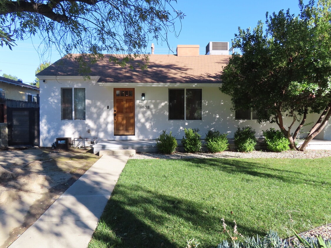6538 Coldwater Canyon Ave, North Hollywood, CA 91606 House Rental in
