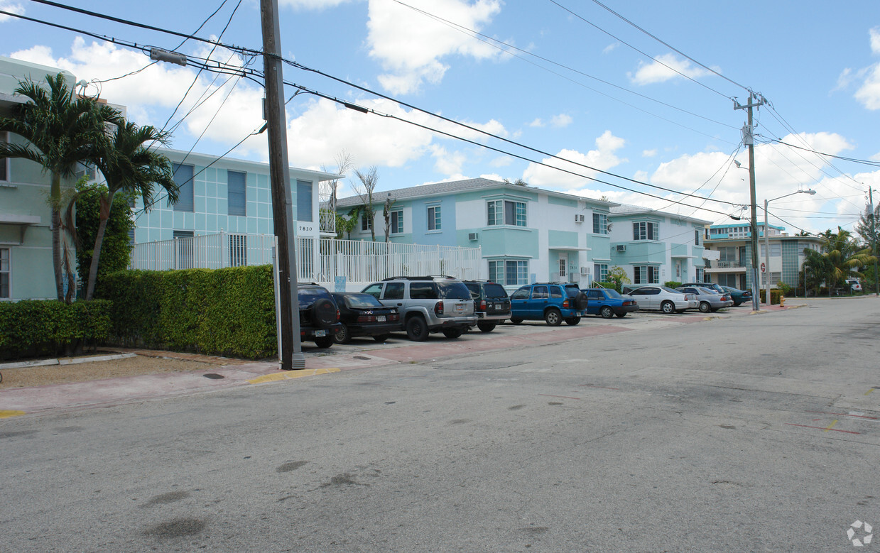 Building Photo - Abbott Apartments