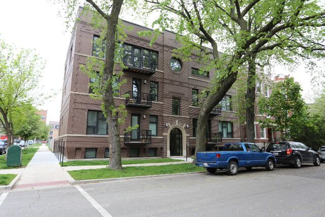 Building Photo - 900 N Fairfield Ave