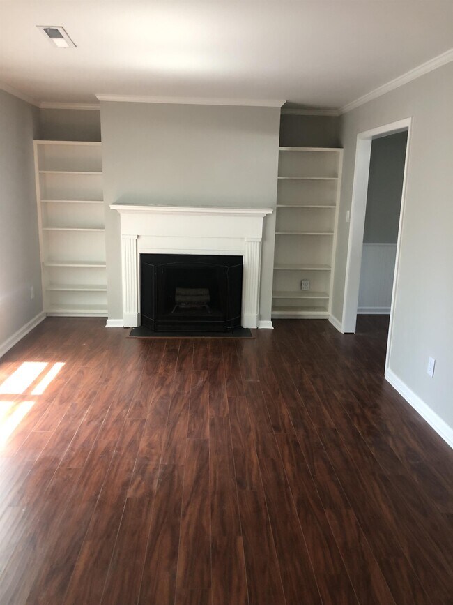 Photo - 6907 Carriageway Ln House