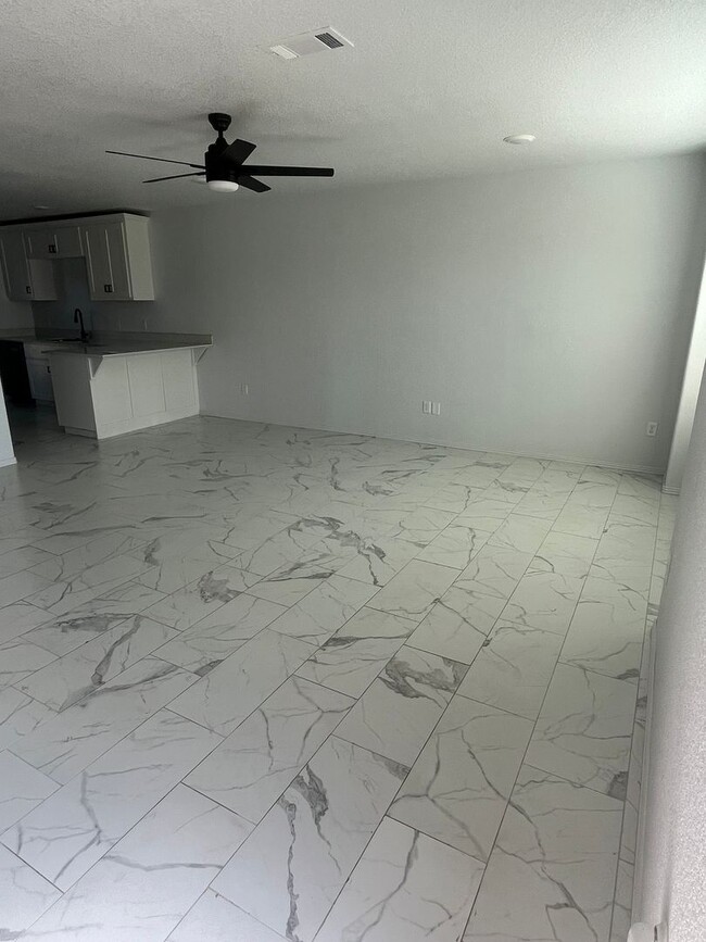 Building Photo - COX-NORTHRIDGE-4