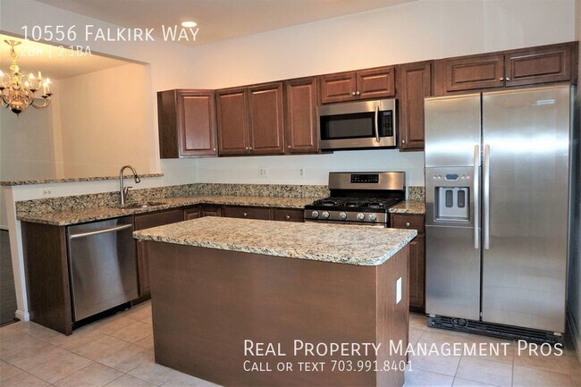 Building Photo - 2 Bedroom Townhome near I-66!