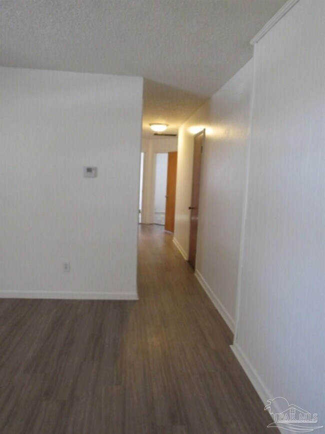 Building Photo - 6964 Oakcliff Rd