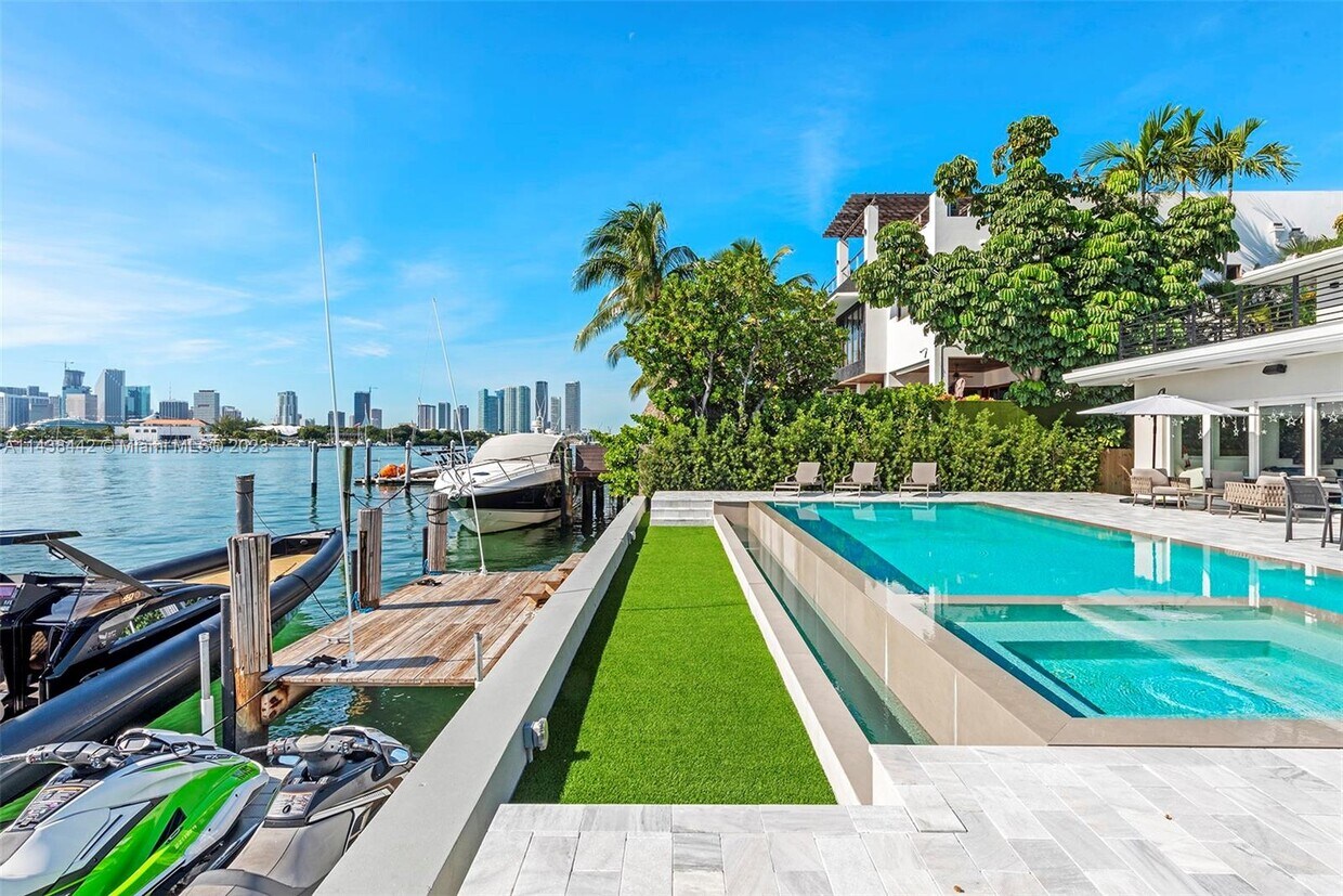 Foto principal - 1300 S Venetian Way