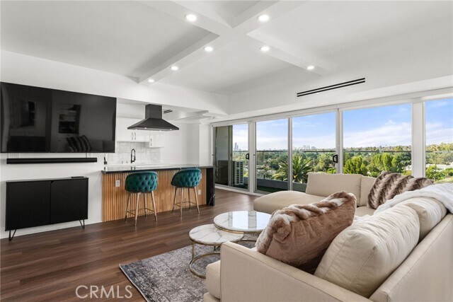 Foto del edificio - 838 N Doheny Dr