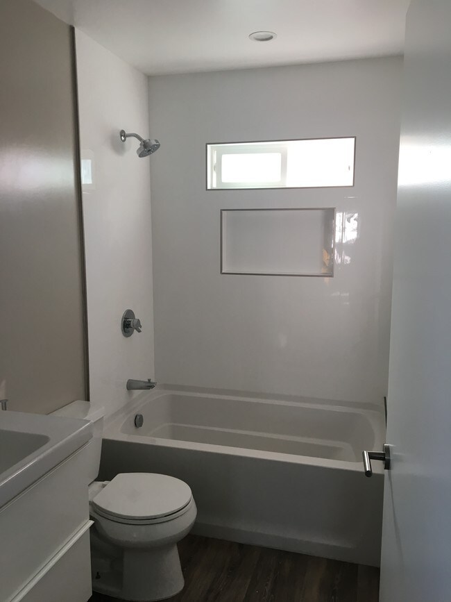 Foto del edificio - 118 Magnolia Ave