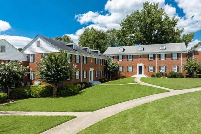 Foto del edificio - 2367 Cascade Rd