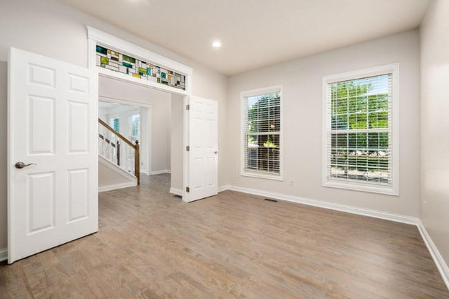 Building Photo - 7200 Fernridge Dr