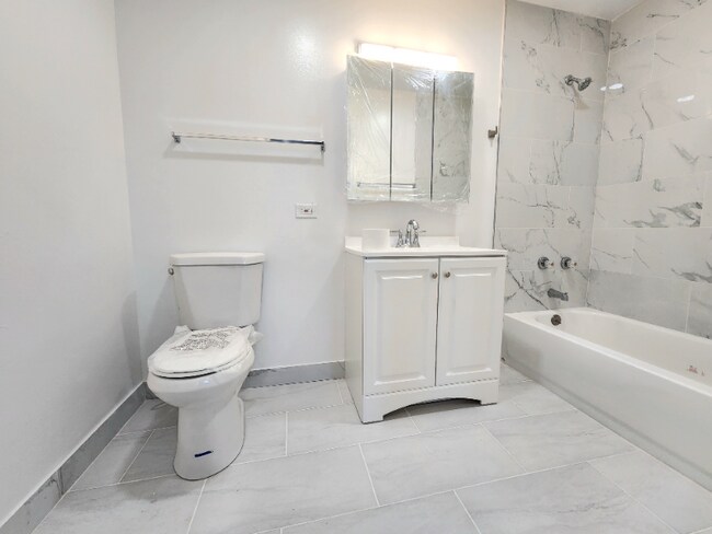 Foto del edificio - 2405 W Jarvis Ave