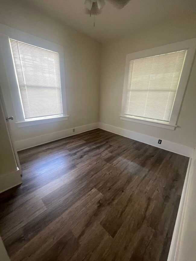 Foto del edificio - 728 W 3rd St