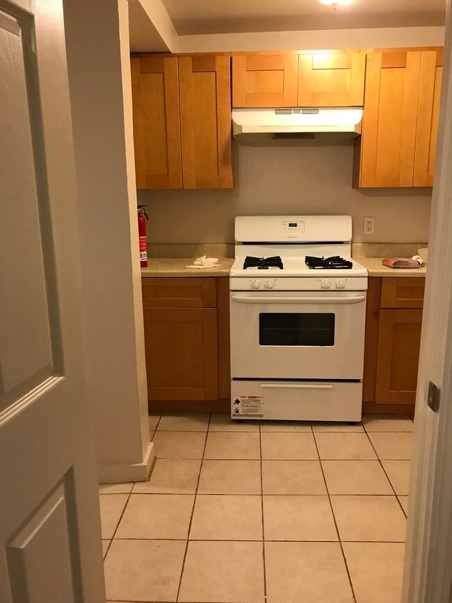 Kit - 677 46th Ave