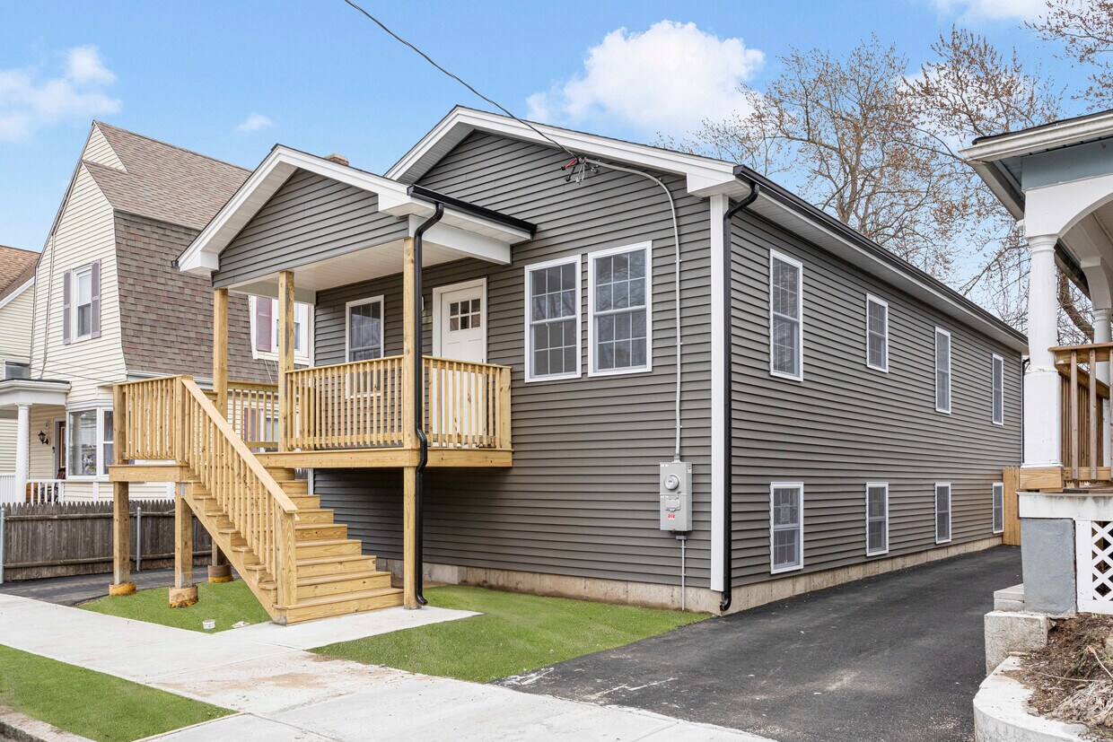 Primary Photo - 114 Ohio Ave