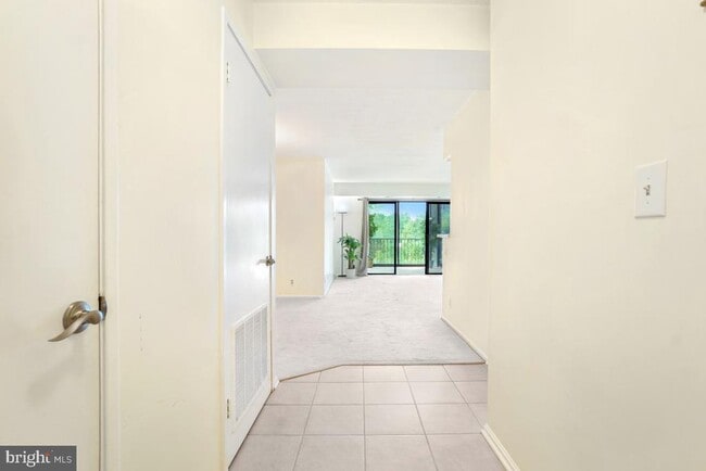 Building Photo - 5903 Mt Eagle Dr