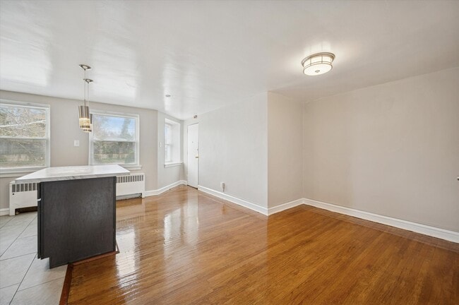 Building Photo - 6752 Blakemore St