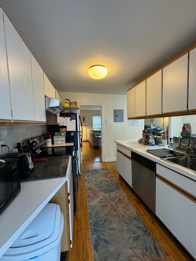 Foto del edificio - 33 Hammond Pond Pky