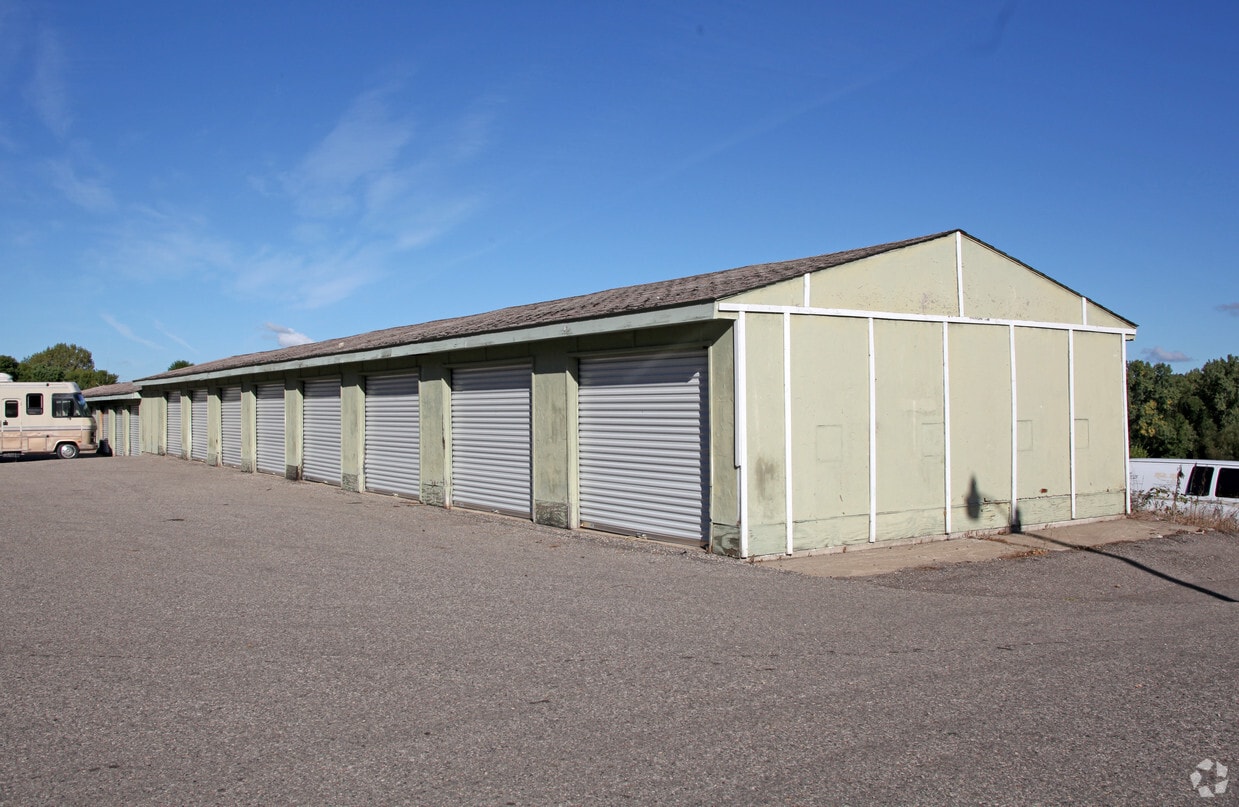 420 Forest St W, Belle Plaine, MN 56011 Apartments in Belle Plaine