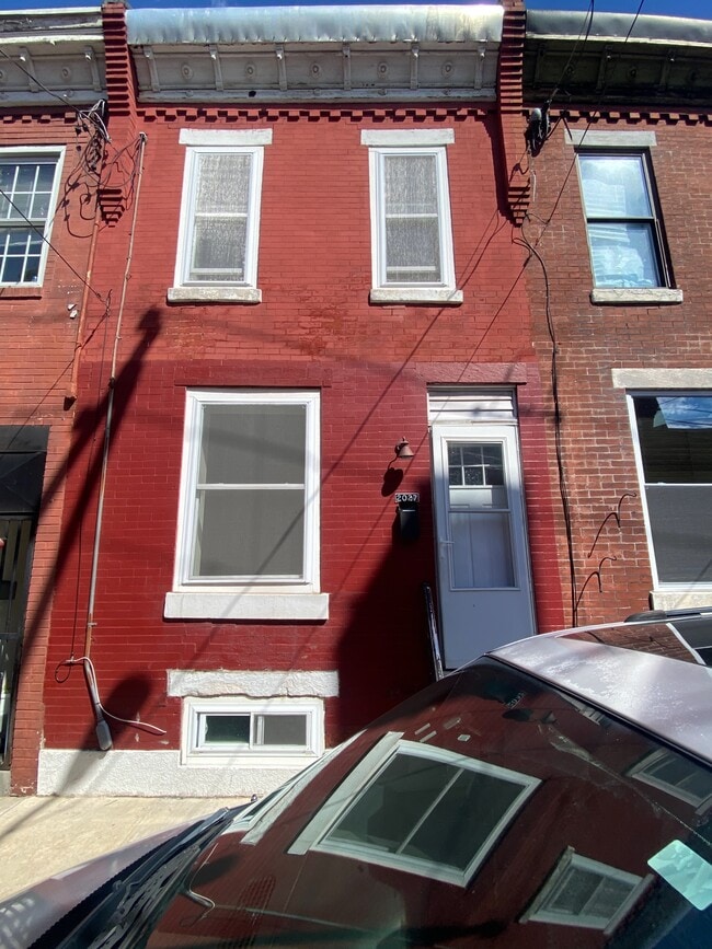 Building Photo - 2027 S Watts St.