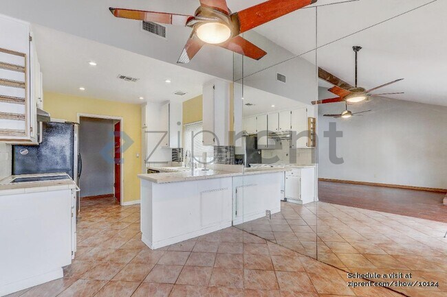 Foto del edificio - 7104 Cottington Ln