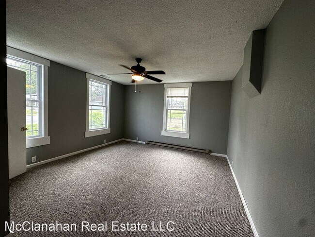 Building Photo - 2 br, 1 bath House - 424 Florence St