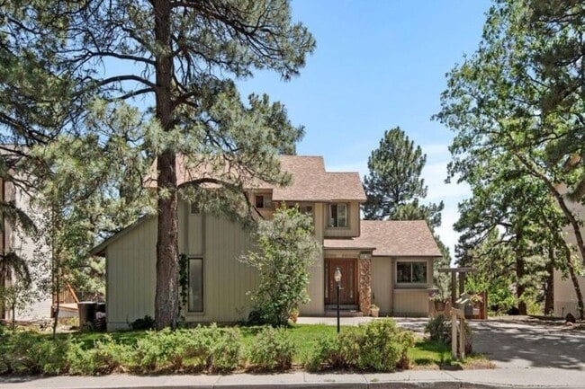 Building Photo - 2677 E Matterhorn Dr