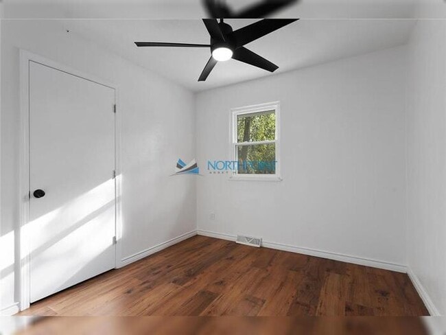 Building Photo - 4 bed, 2 bath, large backyard home AVAILAB...