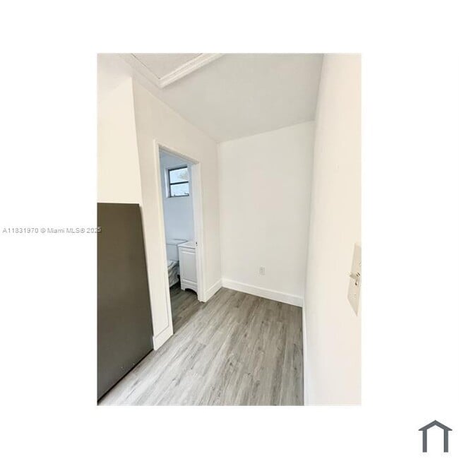 Foto del edificio - 784 NW 100th St