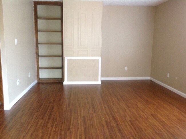 Foto del edificio - 631 N Lynora St