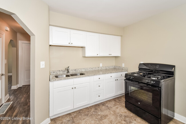 Building Photo - 3814 Blanton Ln