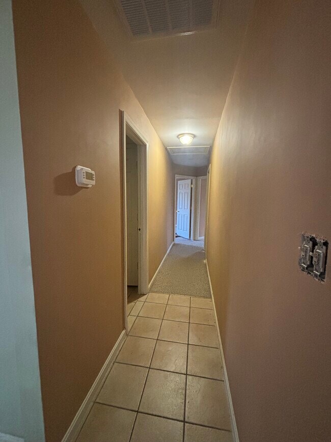 Foto del edificio - 15912 Warburton Dr