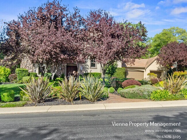 Building Photo - 3394 Greenview Dr