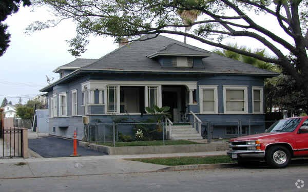 Primary Photo - 709-711 N Minter St