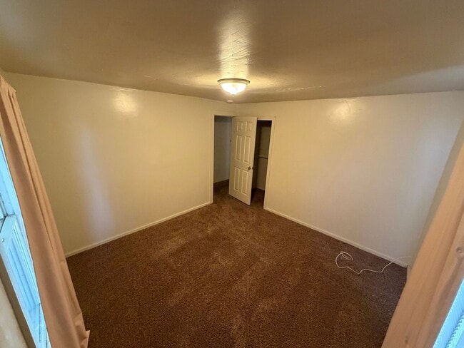 2 bedroom 1 bath - 2 bedroom 1 bath House
