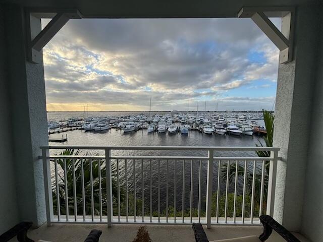 Foto del edificio - 875 NW Flagler Ave
