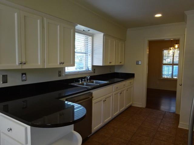 Foto del edificio - 6421 Lake Cir Dr