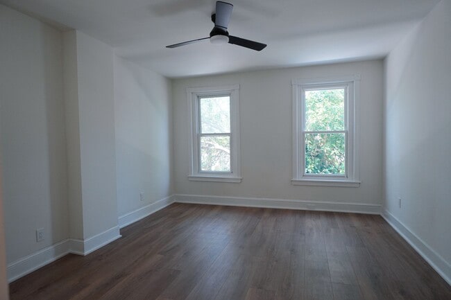 Building Photo - 5517 N Fairhill St