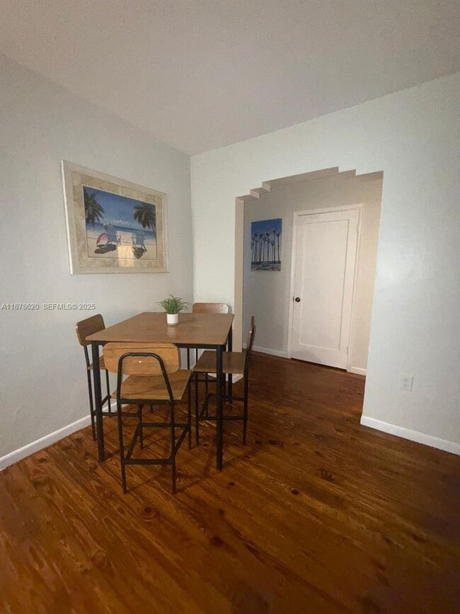 Building Photo - 1289 Marseille Dr