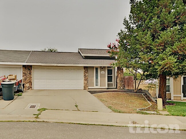 Foto del edificio - 1971 Inglis Way