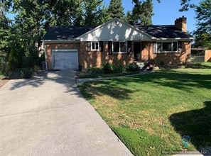 Building Photo - 2821 N Weaver Cir