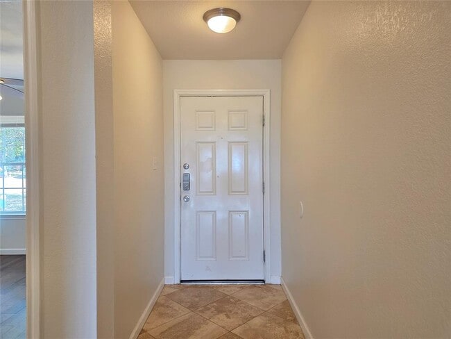 Building Photo - 300 Brandons Way