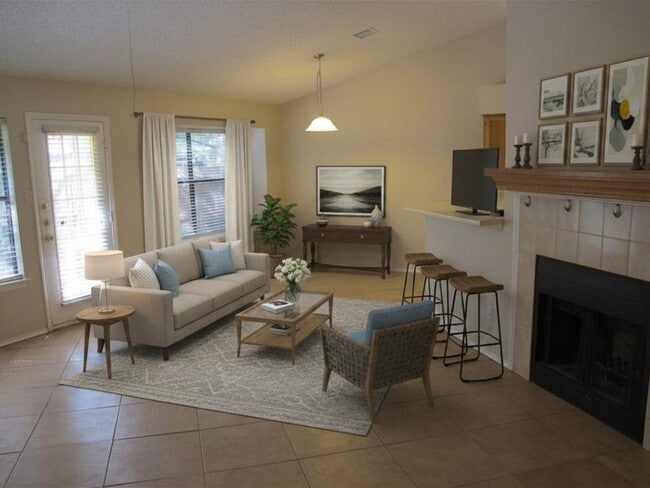 Building Photo - 1301 Texas Oak Way