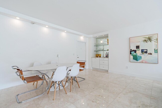 Building Photo - 2760 S Ocean Blvd
