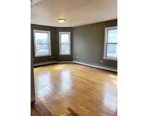 Building Photo - 118 Sagamore St