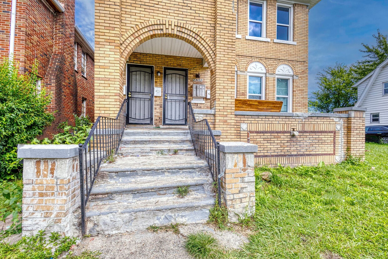 Primary Photo - 2952 Waverly St