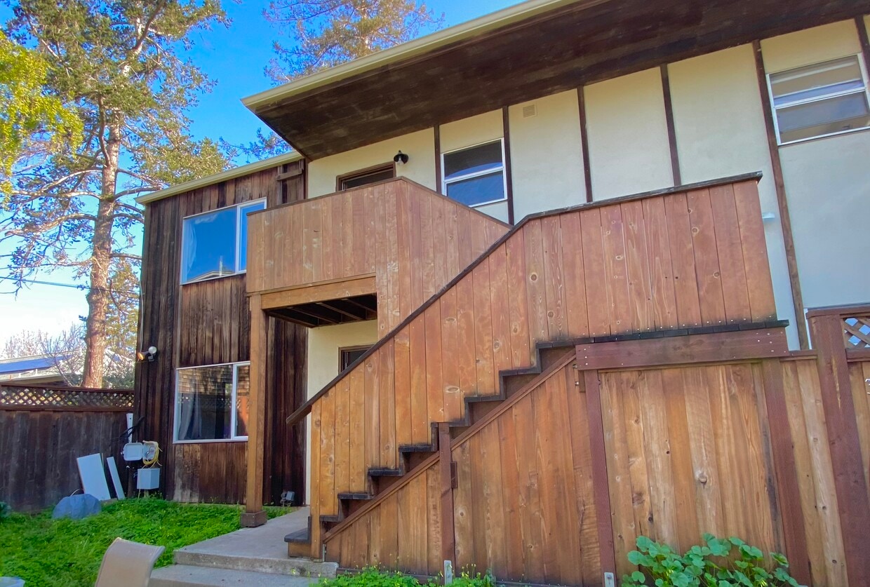 Front Of Building (Upper UNIT) - 2637 Fulton St (Berkeley, CA)