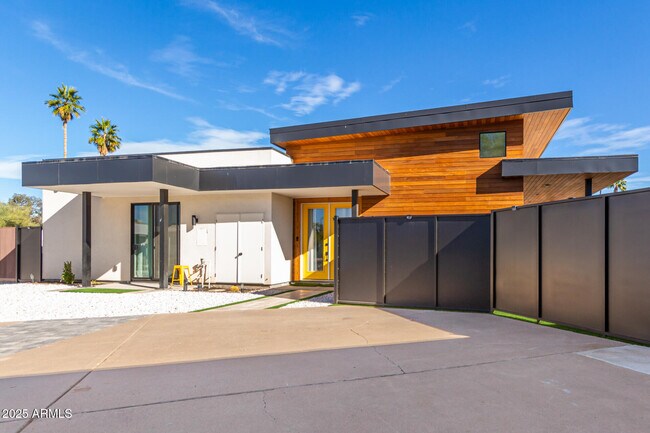 Foto del edificio - 8325 E Wethersfield Rd