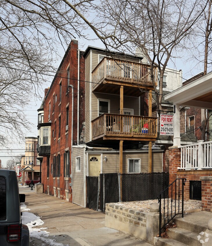 Building Photo - 117 S 43rd St