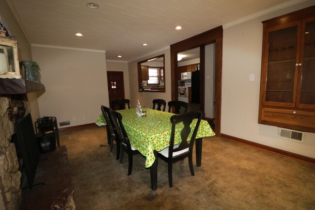 Foto del edificio - Fantastic 4 bedroom westside ranch!