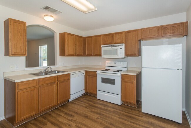 Building Photo - Move in Ready Leander Single Story!